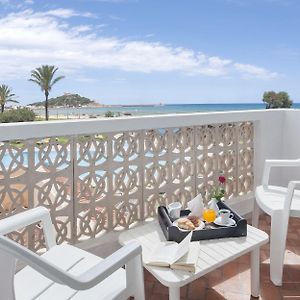Itropika Beach